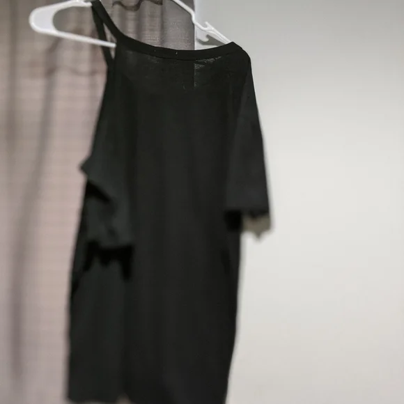 Cold shoulder tee - Picture 2 of 3